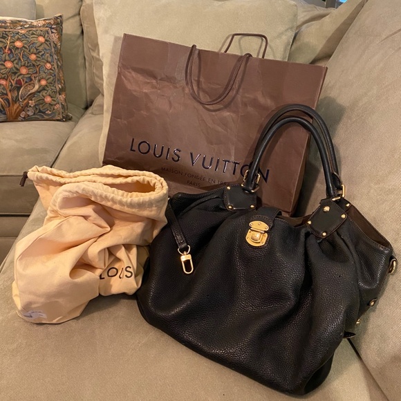 Louis Vuitton Mahina Leather Large Hobo Bag - Picture 2 of 11